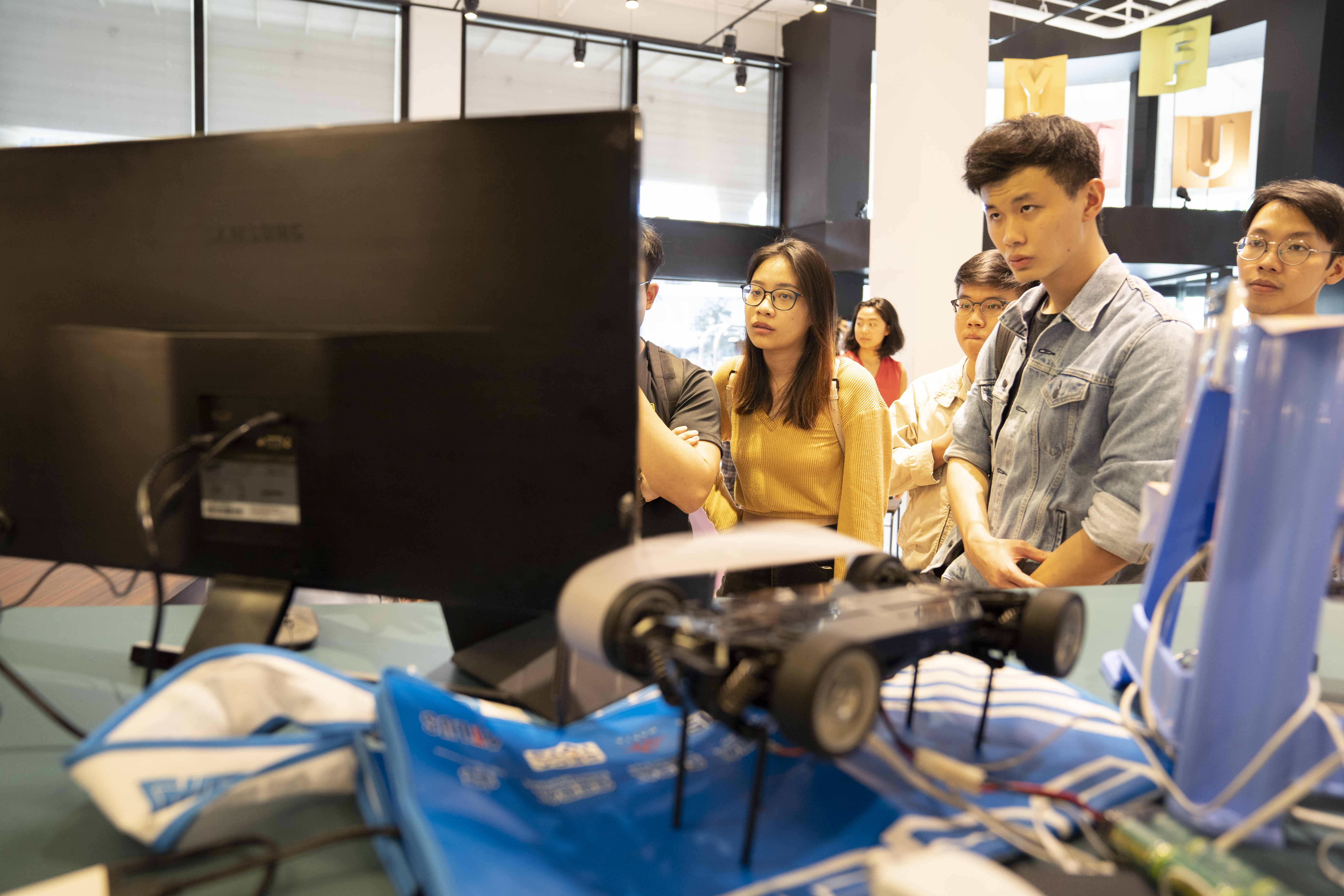 ENHANCING SME’S DATA ANALYSTICS CAPABILITY THROUGH UNIVERSITY TIE-UPS