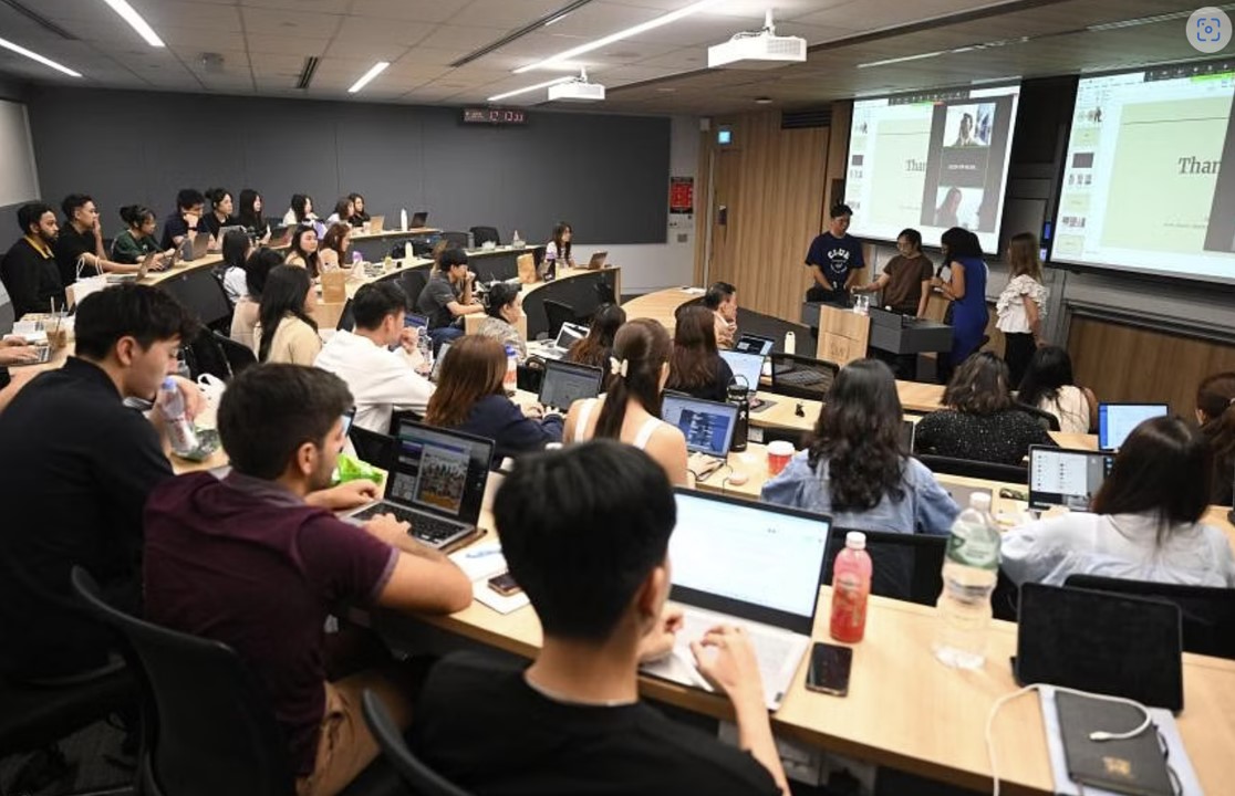 MORE UNIVERSITIES USING ARTIFICIAL INTELLIGENCE IN CLASS BUT SOME STUDENTS HAVE MIXED FEELINGS